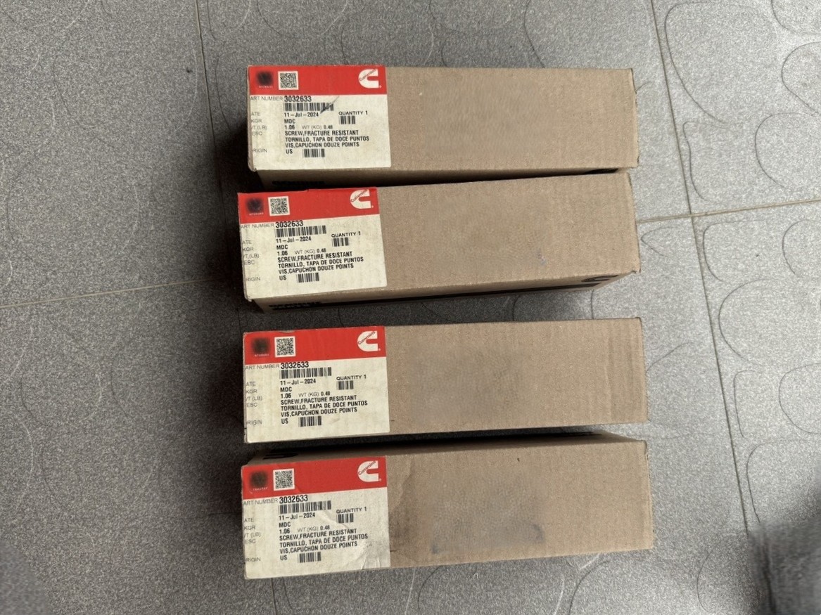 3032633 Bu Lông Nắp Quy Lát (6) 3032633 Bu Long Nap Quy Lat 6