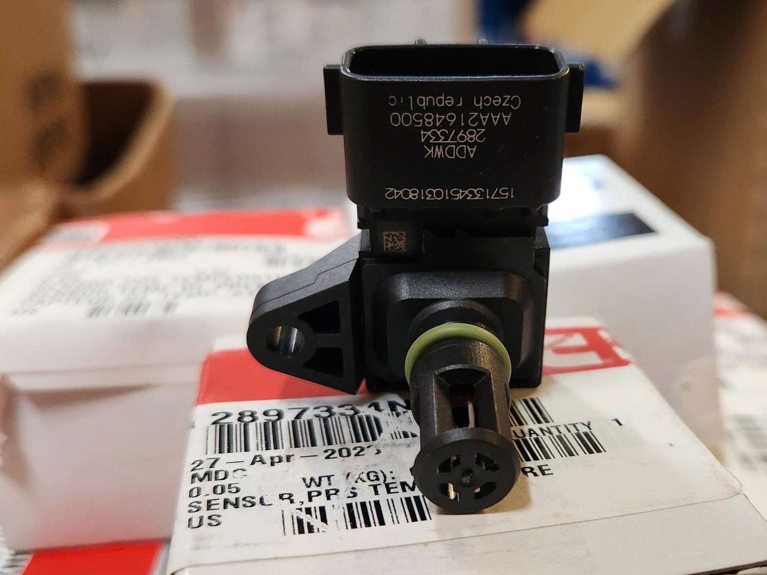 2897334 Cảm biến nhiệt độ khí nạp Cummins