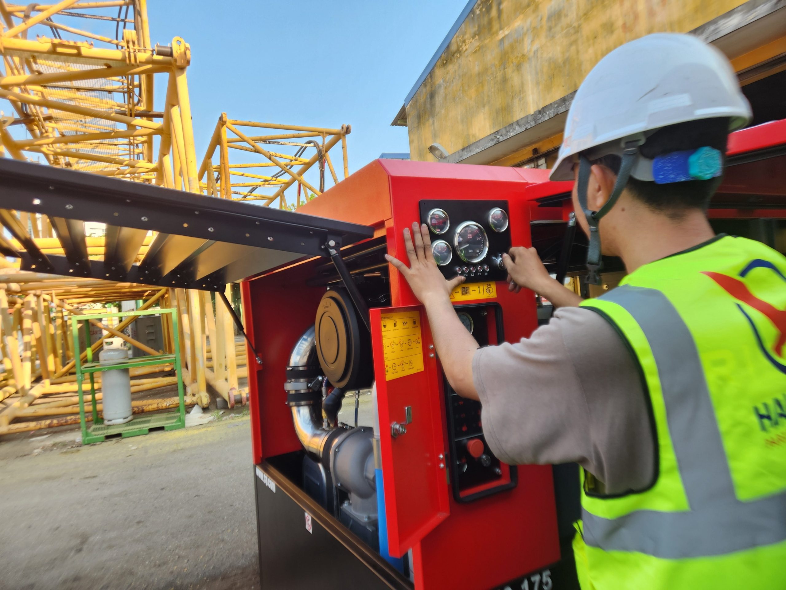 Kiểm tra đồng hồ áp suất nhớt